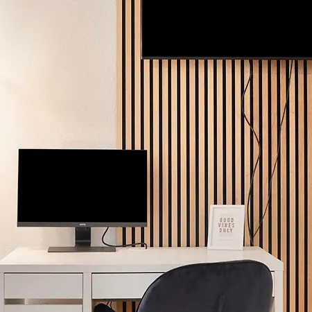M&g Fuer 3 Mit Parkplatz, Kueche, Arbeitsplatz Appartement *