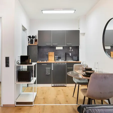 M&G Studio für 3 mit Parkplatz, Küche, Arbeitsplatz Apartamento Neu-Ulm