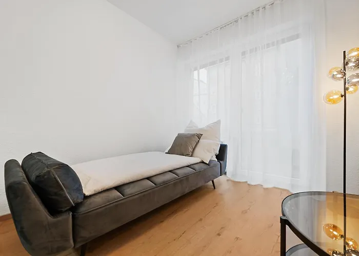 M&g Fuer 3 Mit Parkplatz, Kueche, Arbeitsplatz * Neu-Ulm